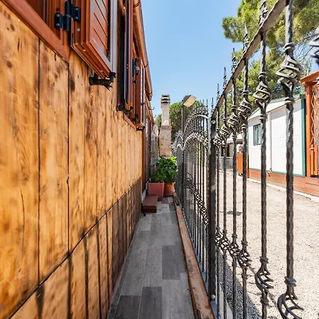 M E R House Margine Rosso *